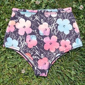 Billabong Womens 1mm Warhol Surf Neoprene Bikini Bottom BLACK SANDS 4 🏄🏽‍♀️🌸